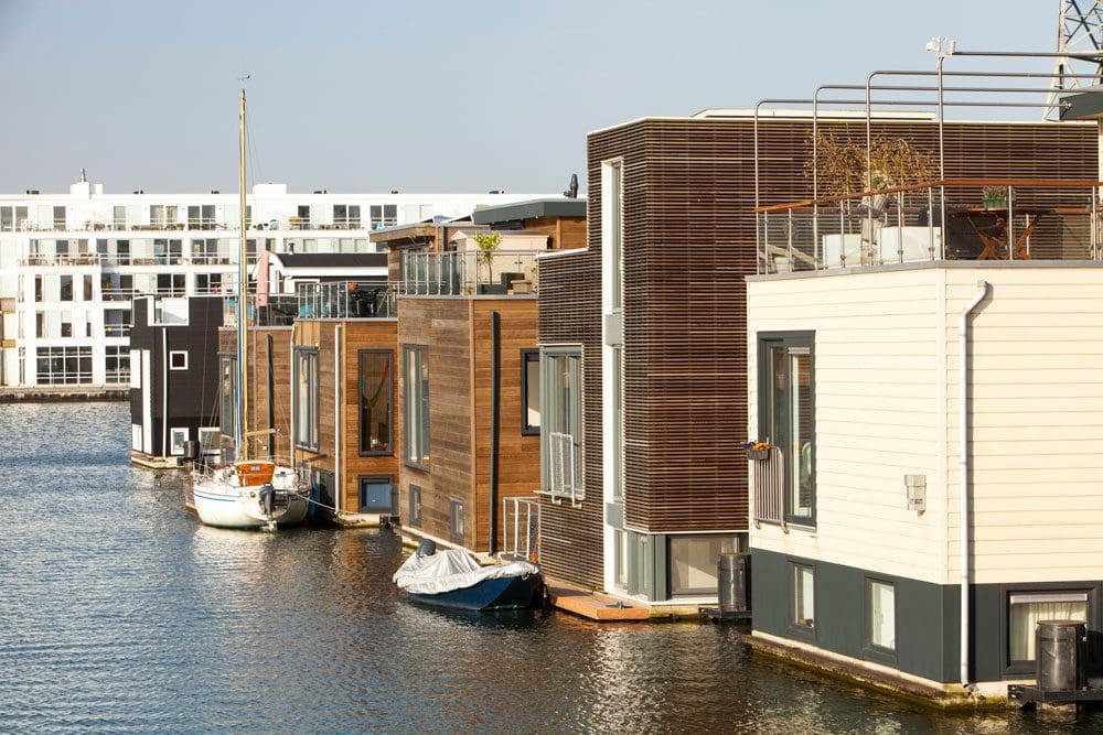 floating-neighborhood-amsterdam-GettyImages-520529882